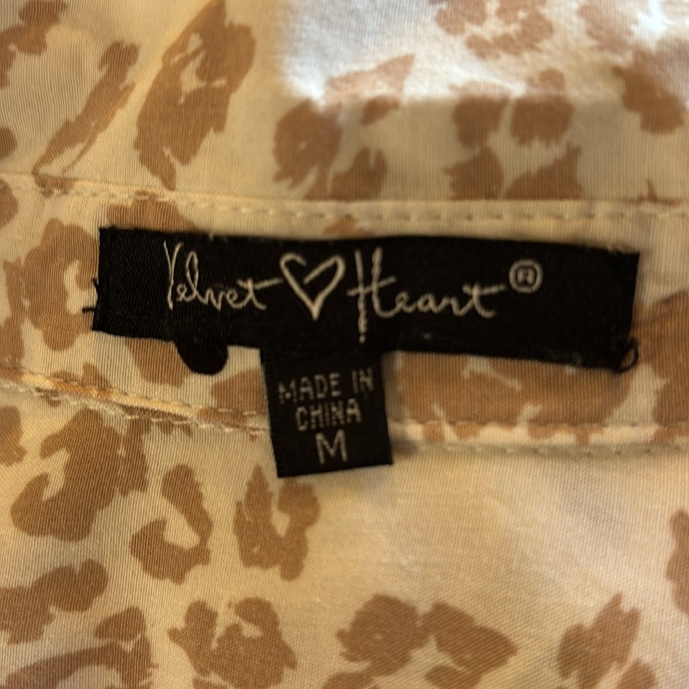 Velvet Heart Leopard Blouse Button Up Rayon Medium (3 for $12 item) - Picture 4 of 6